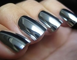 Nail-art-effetto-specchio