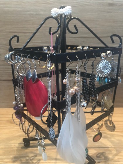 Rangement boucles d'oreilles So'MakeUp Blog